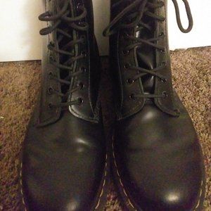 dr marten boots 1460s originals
